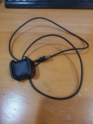 Cable de carga USB cargador de alimentación para reloj inteligente Fitbit Versa 2 Foto 1 de 4