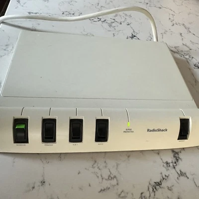 RadioShack Relocatable Power Tap 61-2350 Surge Protector Computer Station - Image 1 of 4