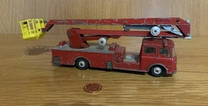VINTAGE CORGI SIMON SNORKEL FIRE ENGINE - 1965 - Picture 1 of 4