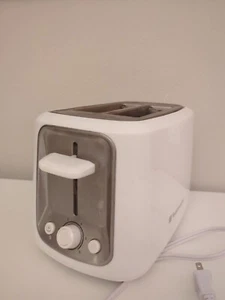Toaster 2 Slices Toastmaster Wide Slots For Bagals 6 Settings Cool Touch White - Picture 1 of 1