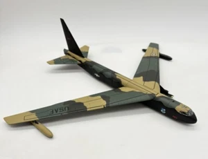 Corgi B-52 D USAF 1/144 -DANNEGGIATO- PER RICAMBI O RIPARAZIONE - Foto 1 di 9