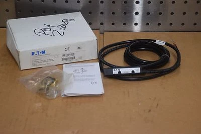 EATON 1102A6517 10-30VDC 80' SENSING RANGE PHOTOELECTRIC SENSOR  - Image 1 of 4