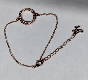 FABFITFUN ADORE SIGNATURE ORGANIC CIRCLE BRACELET WITH SWAROVSKI CRYSTAL 7" - Picture 1 of 10