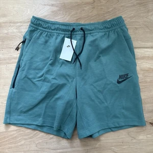 Nike Tech Fleece Essentials Sport Shorts Zip Pocket Mens Large Green DD5301-361 - Picture 1 of 9