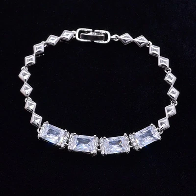 Brazalete rectangular topacio místico transparente de moda relleno de oro blanco de 18 quilates para mujer Foto 1 de 3