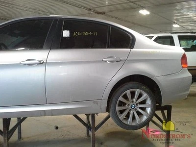 2011 BMW 328i Gas Fuel Filler Door Lid Cover Gray - Imagem 1 de 4