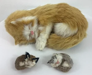 3 Stück Kaninchenfell realistische Nickerchen schlafende Katzenfiguren - Bild 1 von 9