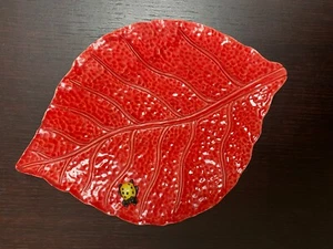 Keramik rotes Blatt handbemalt Muster mit gelbem LAdy Bug Made in Italy - Bild 1 von 4