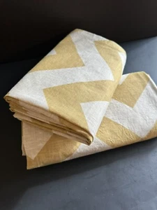 West Elm Curtain Panels Pair Zig Zag Avec Motifs Gold Cotton 48x105 Chevron - Picture 1 of 24