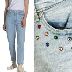 Levi's Jewel Studded High Waisted Mom Jeans Light Wash Denim Gr. 30 - Bild 1 von 9