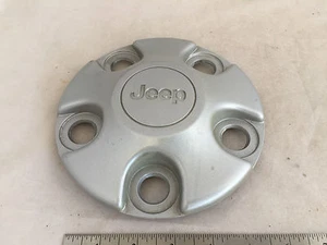 Jeep 2007-16 Wrangler Silver Factory Wheel Center Hubcap Cap OE OEM 1AH90TRMAC - Picture 1 of 4