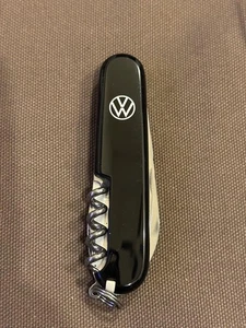 Cuchillo multiherramienta negro Volkswagen Victorinox - Imagen 1 de 6