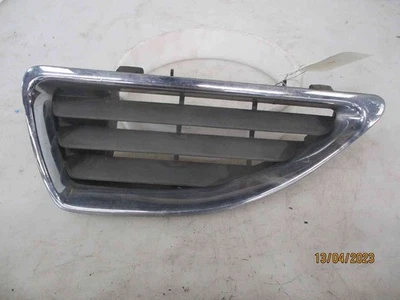 Grille calandre laterale avant gauche Renault MEGANE I 8200057386 - Photo 1/2