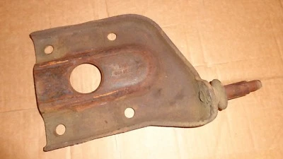 1962 1963 1964 1965 1966 67 Imperial Chrysler placa de montaje de amortiguador trasero 2539498 Foto 1 de 4