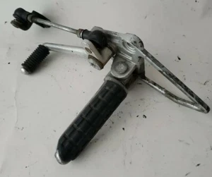 1987 KAWASAKI ZX600c Left Footpeg ZX 600C PEG 600 GEAR Shifter bracket linkage - Picture 1 of 12
