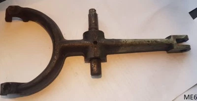 Horquilla de embrague Austin Healey 100/6 - MkIII AEC3088 Foto 1 de 2