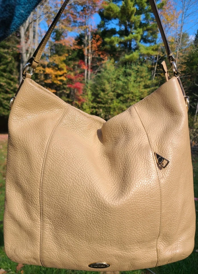 Vtg Coach Madison Isabelle Bag Tote Pebbled Leather Purse Beige Tan Boho - Image 1 of 4