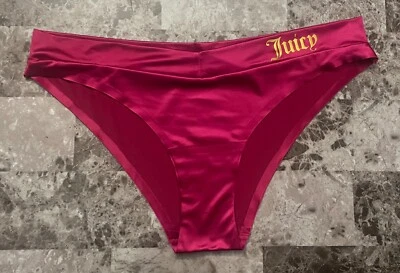 CALCINHA ATREVIDA NOVA SEM ETIQUETAS SUCULENTA ALTA COSTURA MAGENTA ROSA CETIM LISO DOURADO LOGOTIPO NO SHOW - Imagem 1 de 4