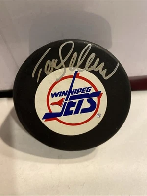 Disco de los Jets Winnipeg firmado por Teemu Selanne certificado de autenticidad JSA Foto 1 de 2