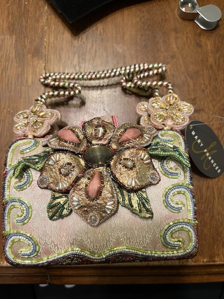 Bolso de mano vintage Mary Frances diseño floral con cuentas a mano con daños menores Foto 1 de 4