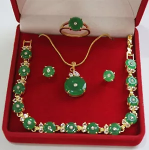 Juego de anillos colgantes de jade verde con incrustaciones GP de oro amarillo de 18 quilates - Imagen 1 de 3