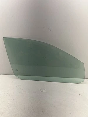 Volkswagen Jetta Wagon 2010-2014 puerta delantera derecha ventana vidrio OEM. Foto 1 de 4