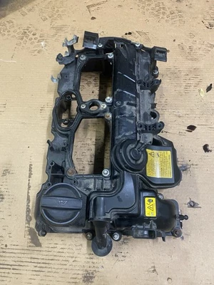 BMW 2.0 (320i) 2015 cubierta de válvula ML6NEW4 Foto 1 de 3