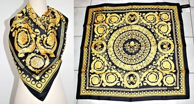 Cachecol de sarja Versace 100% seda foulard 35 x 35 caveira barroca feito na Itália - Imagem 1 de 4