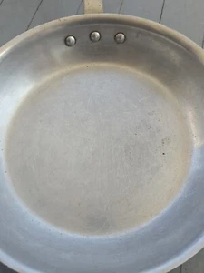 VTG WEAR-EVER No. 82-4 Aluminum Trade Mark U.S.A. NSF  14 1/2” Fry Pan Skillet - Picture 1 of 11