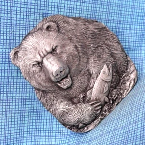 Grizzly Bear Salmon Dress Belt Buckle Fishing Sportsman Vtg 70s Bergamot .NOX762 - Picture 1 of 10