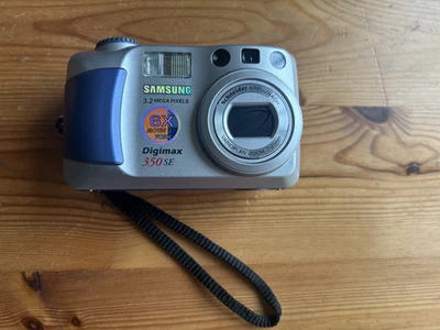 Samsung Digimax 350SE Digital Camera - 3.2 Mega Pixels, Video Recorder - Image 1 of 4