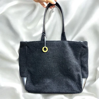 Bolso de Mano Givenchy Parfums Grande Negro Lana e Imitación Cuero Forro Rojo Foto 1 de 4