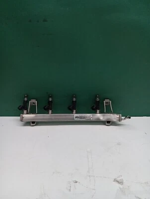 Carril de inyección de combustible para motor Ford Fiesta 2014-2019 1,6 L AE8E-9H487-BA OEM Foto 1 de 4