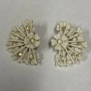 Vintage Earrings Clip On Flowers With Clear Rhinestone - Picture 1 of 8