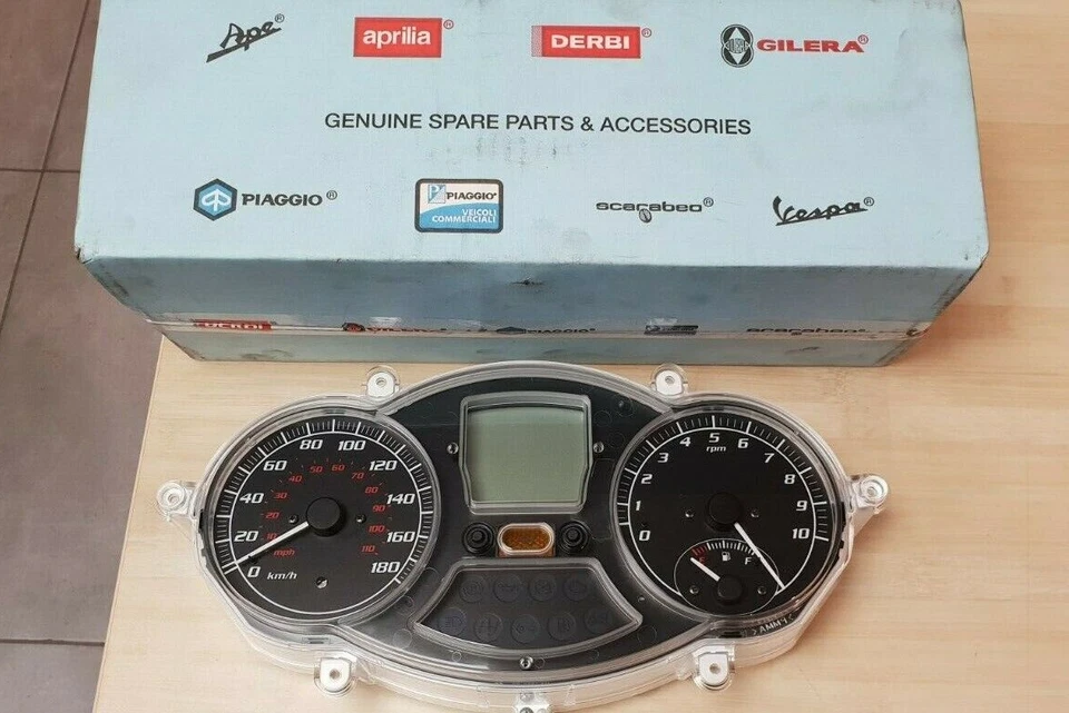 Origine Gilera Piaggio Vespa 640386 Compteur vitesse kms pour MP3 400/500 *NEUF* - Imagen 1 de 1