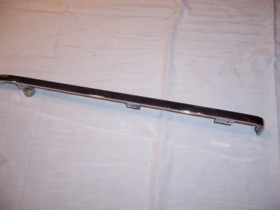 Buick LeSabre Electra 1988 luz trasera derecha bisel moldura GM PT# 16507081 NOS Foto 1 de 4