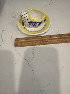 Vintage HB Henriot Quimper Keramik Frankreich gelb Huhn Küken Eierbecher auf Untertasse - Bild 1 von 7