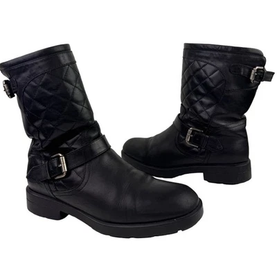 Botín AQUATALIA Negro Acolchado Cuero Leva Moto Hebilla Suela Talla 6.5 Foto 1 de 4