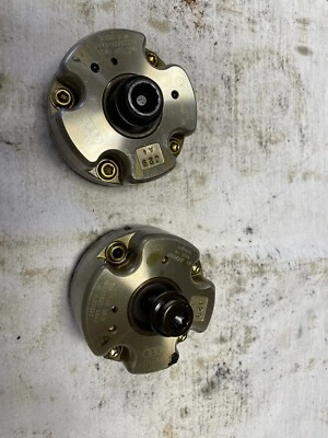 Комплект регуляторов впускного распределительного вала 05 Audi A6 Quattro 3.2 06E109083E (2) - Изображение 1 из 4