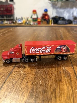 COCA COLA SANTA CLAUS MATCHBOX PETERBILT TRUCK & TRAILER - EXCELLENT - Image 1 of 4
