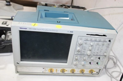 Osciloscopio digital de fósforo Tektronix TDS5104 Foto 1 de 3