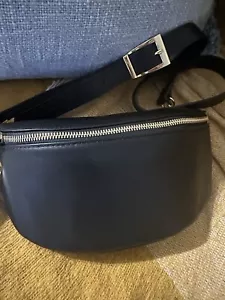 Borsa Viola Castellani Italia in vera pelle con cintura in vita, nero/oro nuova con etichetta - Foto 1 di 7