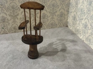 Silla/taburete de madera para casa de muñecas escala 1:12 - Imagen 1 de 7