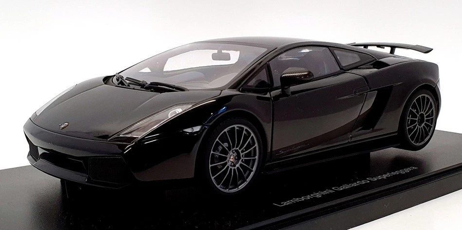 AutoArt 1/18 Scale 74582 - Lamborghini Gallardo Superleggera - Met Black — 第 1/4 张图片