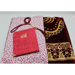 Elegant Muslimah Gift Set – Perfect Islamic Present for Women - Picture 1 of 11