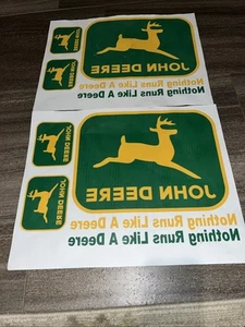 Juego De Colección De Dos Calcomanías John Deere Clásicas 2 Patas Ciervo Hierro/Pegatinas Tractor - Imagen 1 de 8