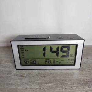 Digital Alarm Clock Temperature Night Light Black - Picture 1 of 10
