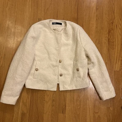 Jaqueta ZARA Marfim Ouro Botões Bolsos Forrados Sem Gola Feminina Grande Carreira - Imagem 1 de 4