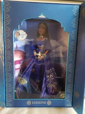 Disney D23 Expo 2022 Edición limitada Muñeca de jazmín Foto 1 de 4