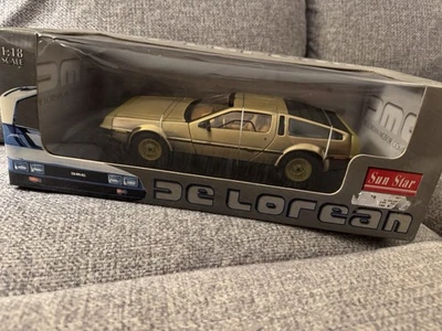 GOLD -HARD TO FIND ( DELOREAN GOLD EDITION ) SUN STAR Die Cast 1/18 # 2702 FREE - Image 1 of 4